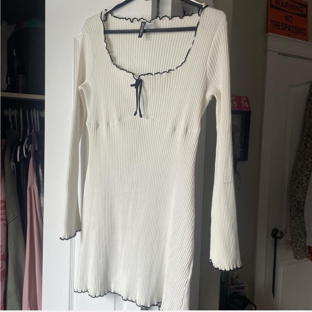 H&M Tie Front Long Sleeve white Dress